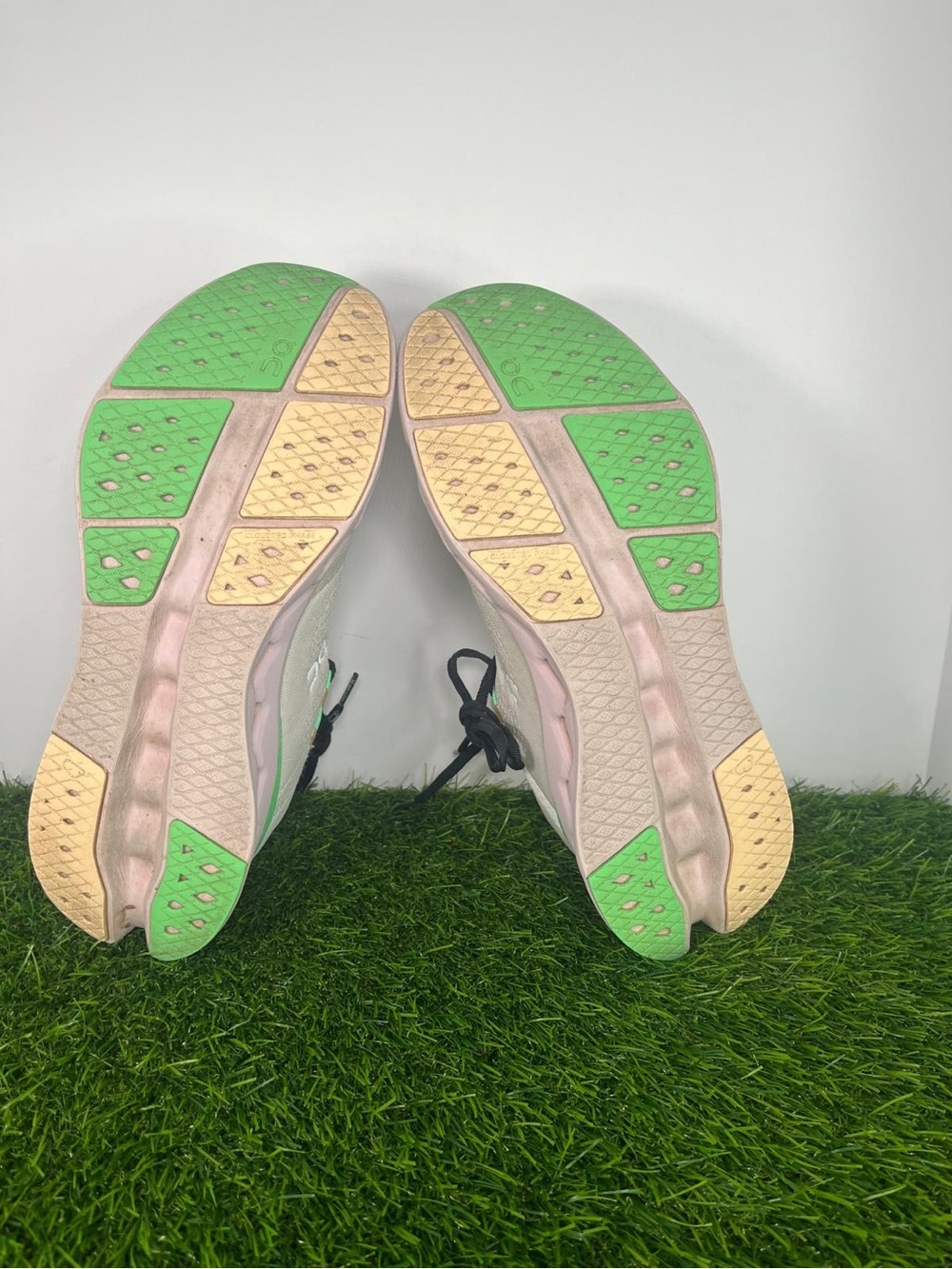 On running cloud surfer Next cloudTec phase women’s 10.5 running shoes - Picture 7 of 8